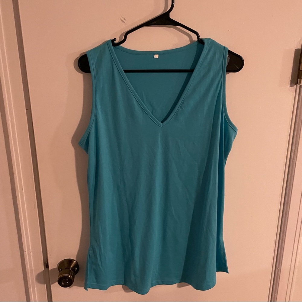 NWOT Womens Sleeveless Top